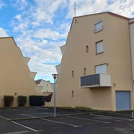 2 Pieces Avec Piscine, Parking Prive Et Acces Direct A La - Fr-1-387-50 Lejlighed