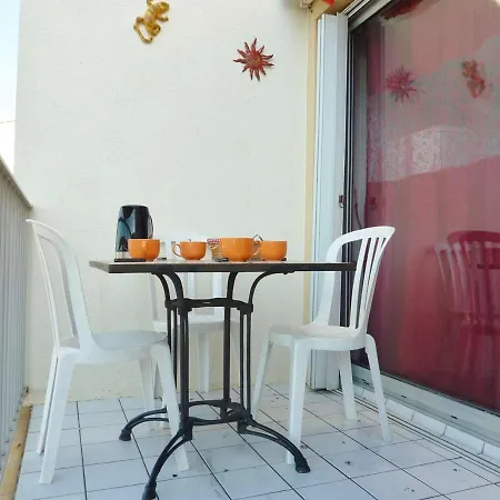 2 Pieces Avec Piscine, Parking Prive Et Acces Direct A La - Fr-1-387-50 Marseillan (Herault)