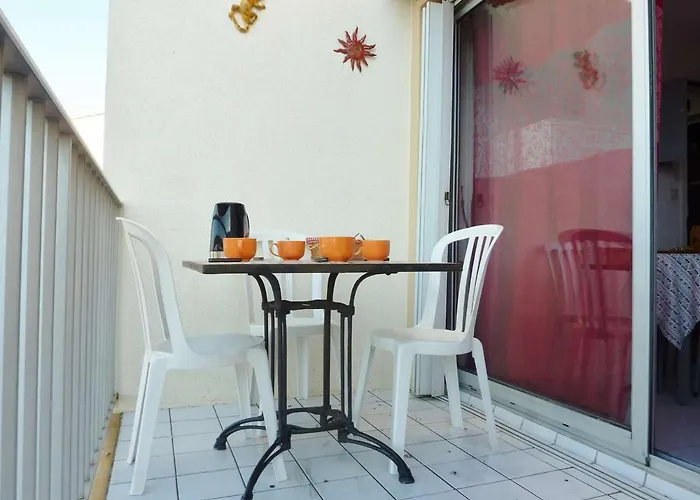 2 Pieces Avec Piscine, Parking Prive Et Acces Direct A La - Fr-1-387-50 Marseillan (Herault)