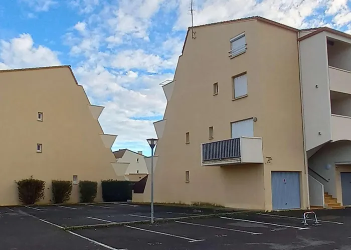 2 Pieces Avec Piscine, Parking Prive Et Acces Direct A La - Fr-1-387-50 Apartment